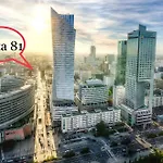 Złota 81
