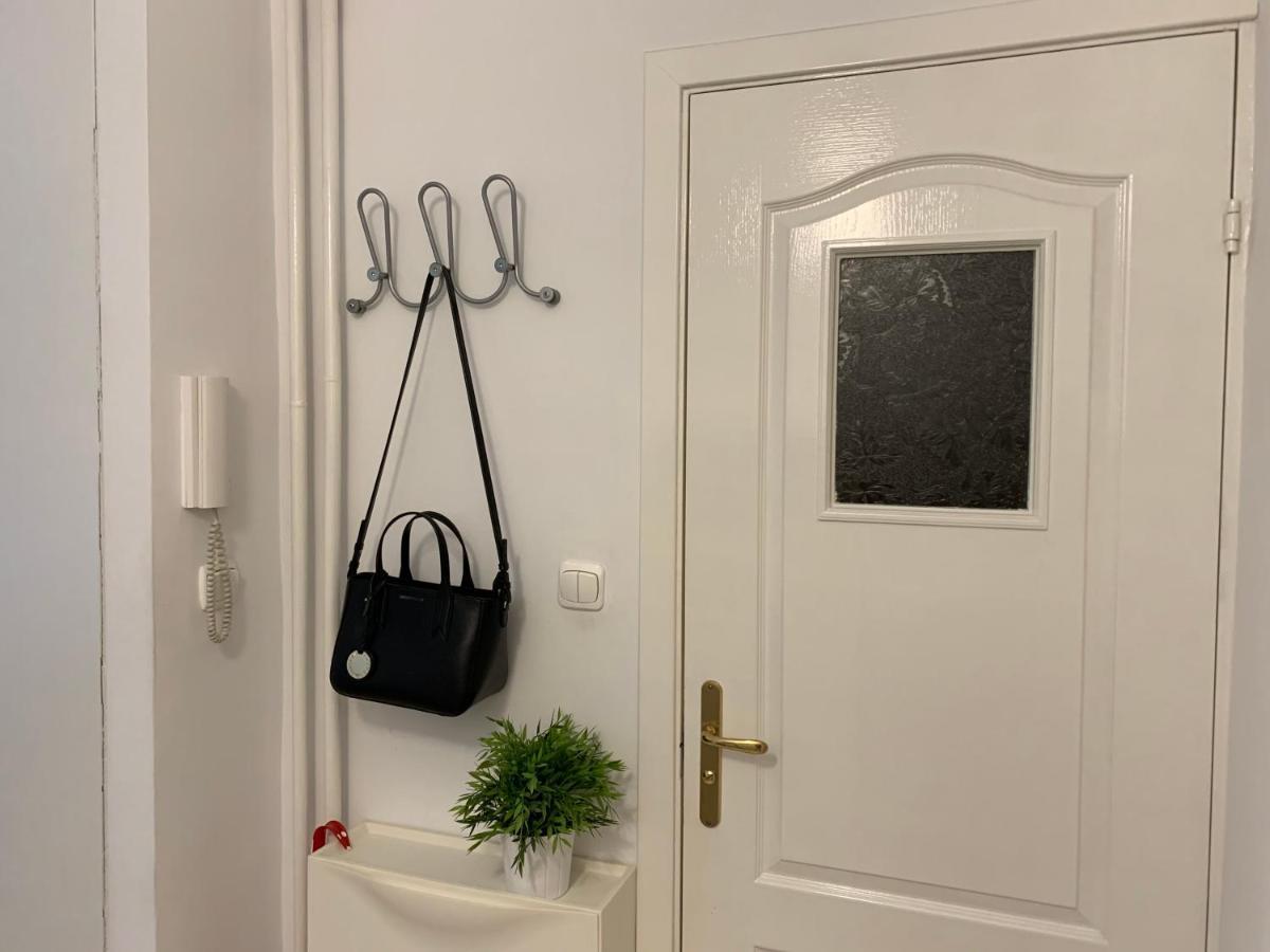 Złota 81 Apartament *