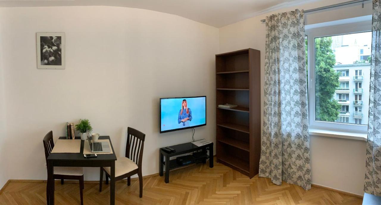 Apartament Złota 81 *