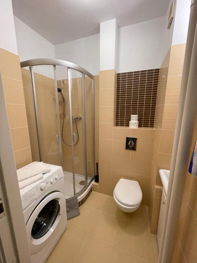 Apartament Złota 81