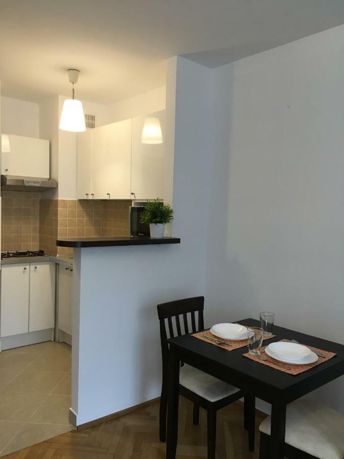 Apartament Złota 81 *