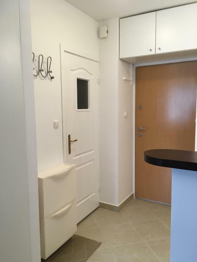 Apartament Złota 81 *