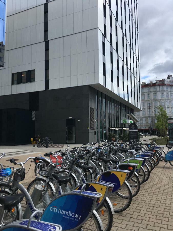 Apartament Złota 81